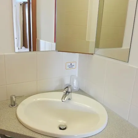 ホテル Orange Wings 3*