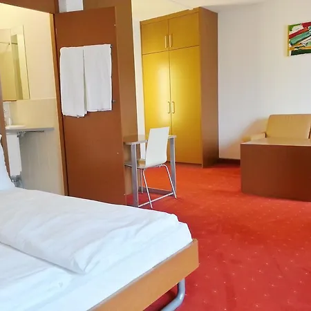 Orange Wings ホテル 3*