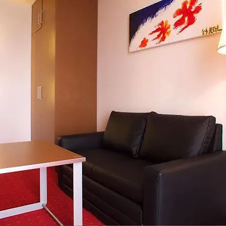 Orange Wings ホテル クレムス アン デル ドナウ