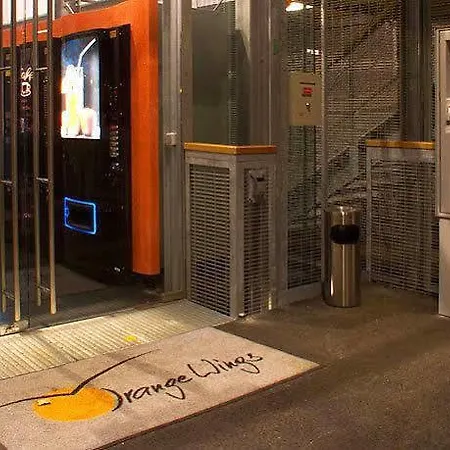 ホテル Orange Wings クレムス アン デル ドナウ