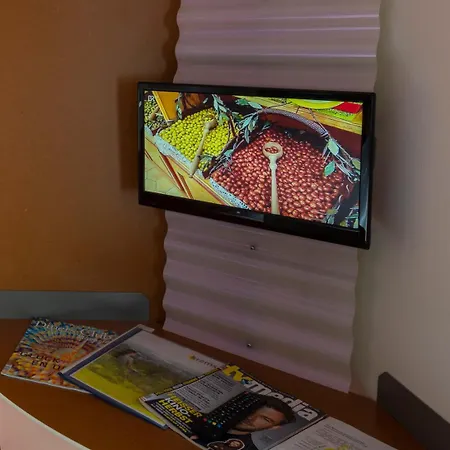 Orange Wings ホテル クレムス アン デル ドナウ