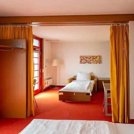 Orange Wings Hotel 3*