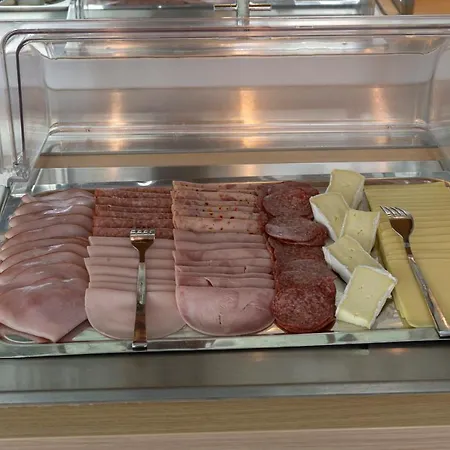 ホテル Orange Wings 3*