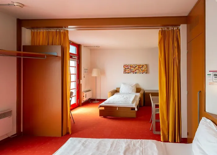 Orange Wings Hotel 3*