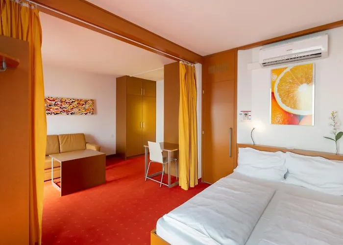 Hotel Orange Wings 3*